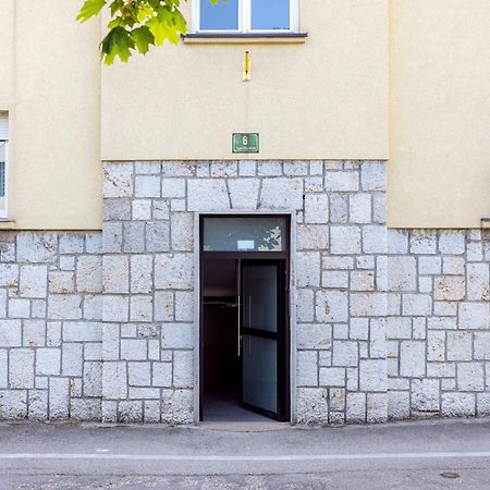 Large Two Bedroom Family App - Free Parking Liubliana Exterior foto